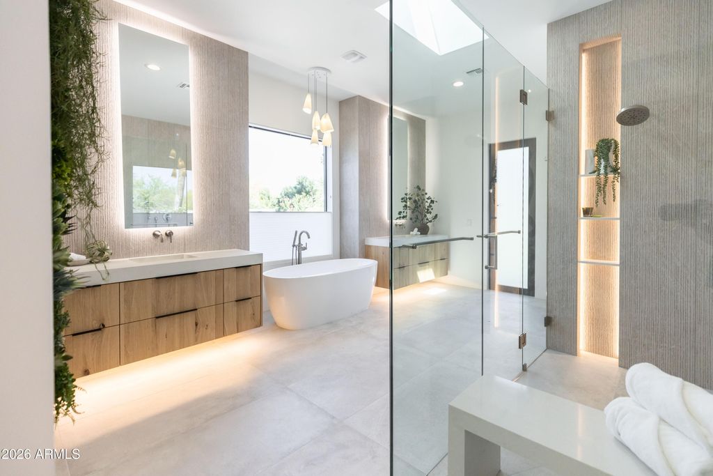 Image 12 of property listing at 4708 E DESERT PARK Place, Paradise Valley, AZ 85253