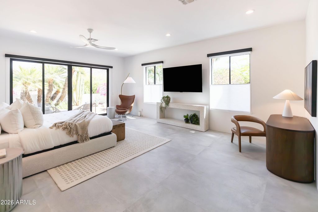 Image 16 of property listing at 4708 E DESERT PARK Place, Paradise Valley, AZ 85253