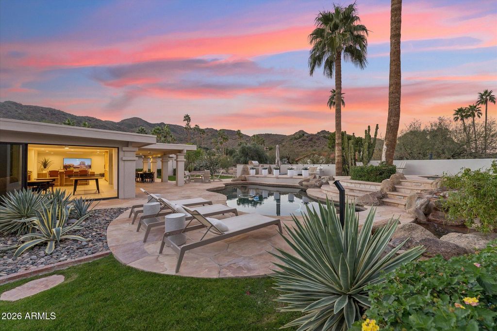 Image 2 of property listing at 4708 E DESERT PARK Place, Paradise Valley, AZ 85253