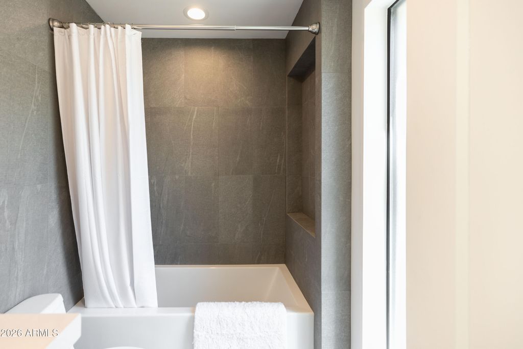 Image 33 of property listing at 4708 E DESERT PARK Place, Paradise Valley, AZ 85253