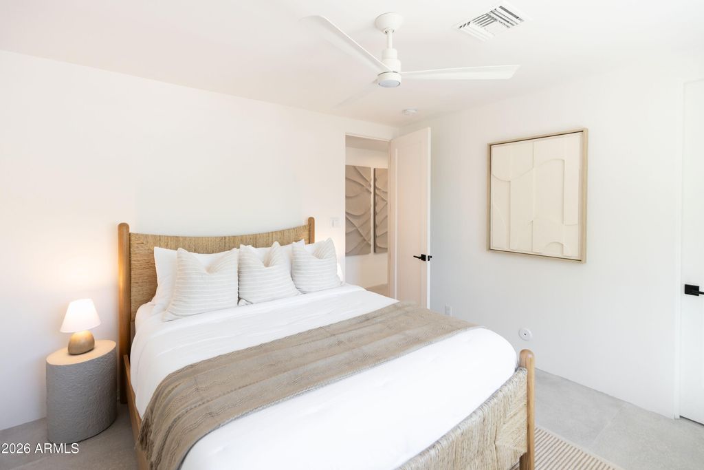 Image 34 of property listing at 4708 E DESERT PARK Place, Paradise Valley, AZ 85253