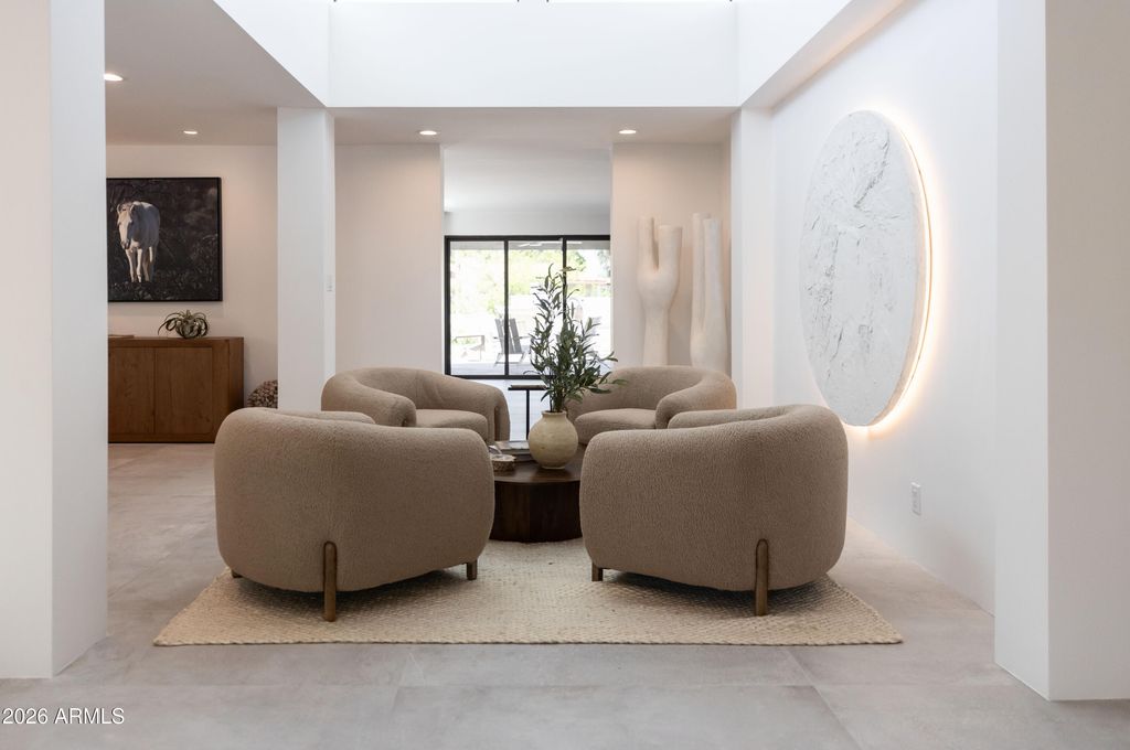 Image 9 of property listing at 4708 E DESERT PARK Place, Paradise Valley, AZ 85253