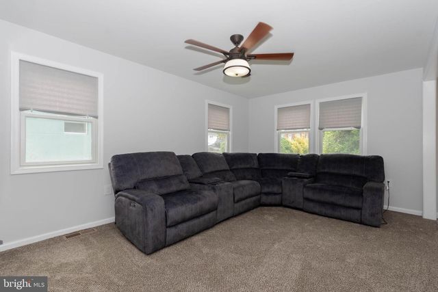 6414 KENWOOD, Rosedale, MD 21237