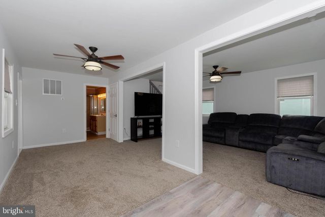 6414 KENWOOD, Rosedale, MD 21237