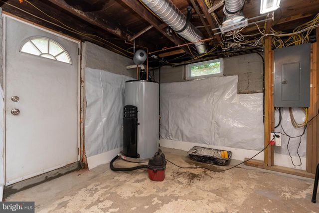 6414 KENWOOD, Rosedale, MD 21237