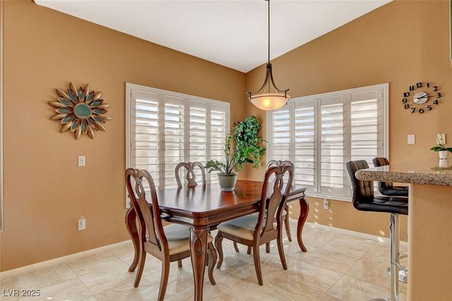 4940 Black Bear Road 202, Las Vegas, NV 89149