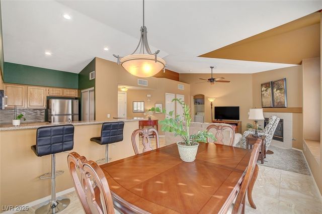 4940 Black Bear Road 202, Las Vegas, NV 89149