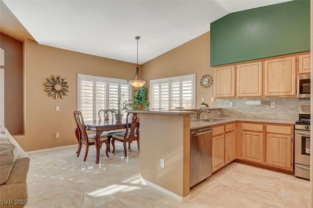 4940 Black Bear Road 202, Las Vegas, NV 89149