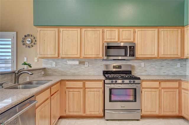 4940 Black Bear Road 202, Las Vegas, NV 89149