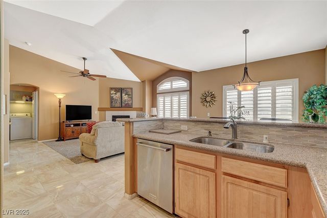 4940 Black Bear Road 202, Las Vegas, NV 89149