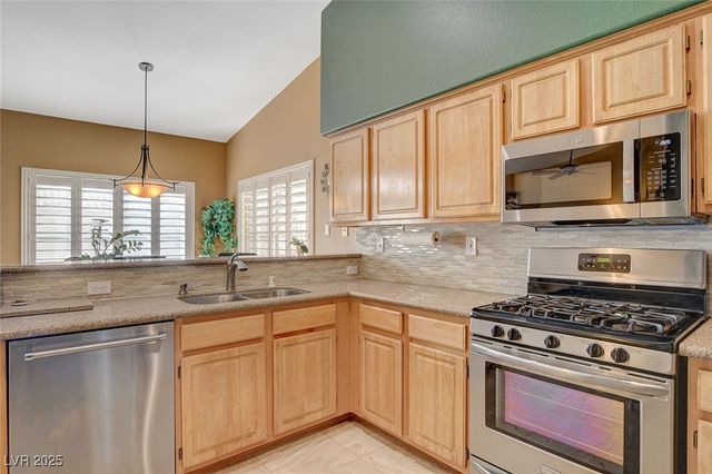 4940 Black Bear Road 202, Las Vegas, NV 89149