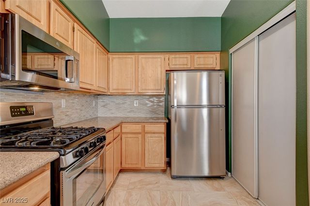 4940 Black Bear Road 202, Las Vegas, NV 89149