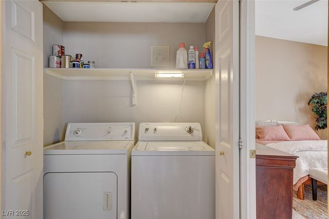 4940 Black Bear Road 202, Las Vegas, NV 89149