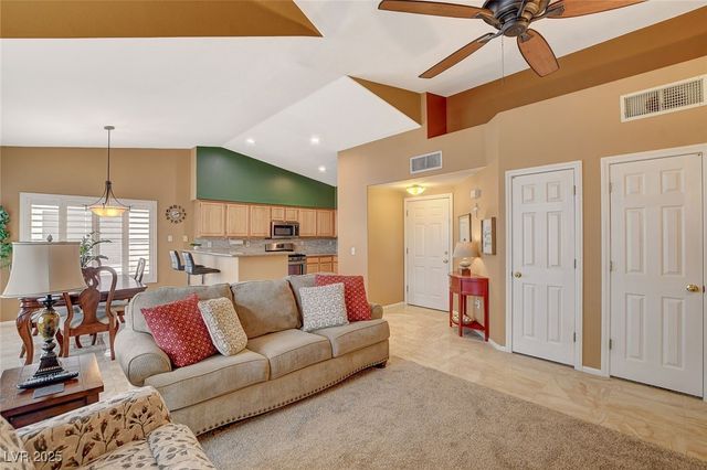 4940 Black Bear Road 202, Las Vegas, NV 89149