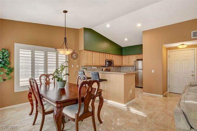 4940 Black Bear Road 202, Las Vegas, NV 89149