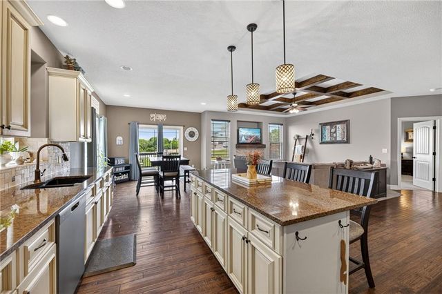 25250 W 141ST Terrace, Olathe, KS 66061