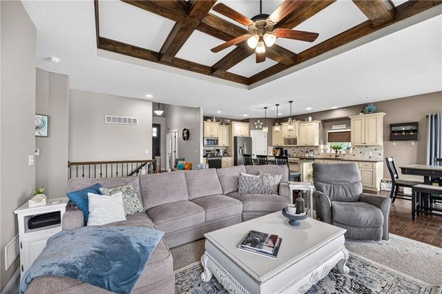 25250 W 141ST Terrace, Olathe, KS 66061