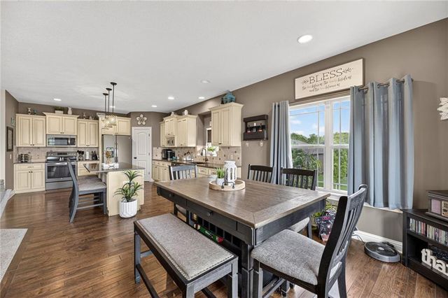 25250 W 141ST Terrace, Olathe, KS 66061