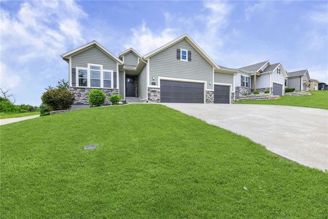 25250 W 141ST Terrace, Olathe, KS 66061