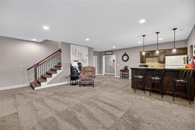 25250 W 141ST Terrace, Olathe, KS 66061