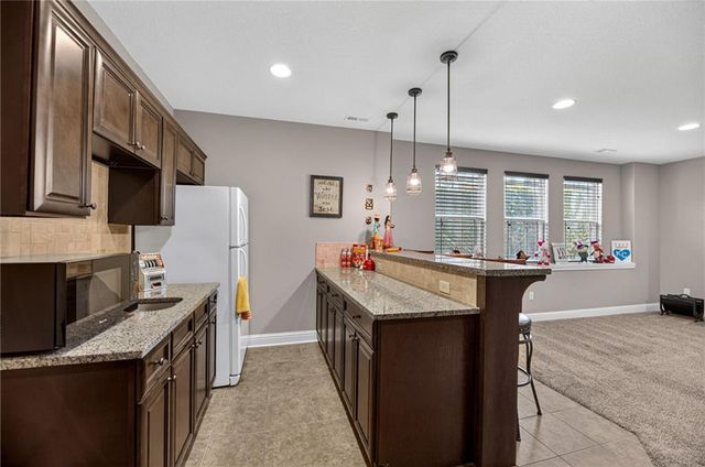 25250 W 141ST Terrace, Olathe, KS 66061