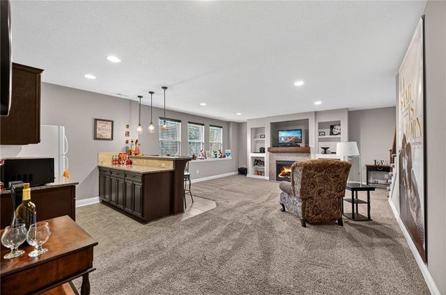 25250 W 141ST Terrace, Olathe, KS 66061