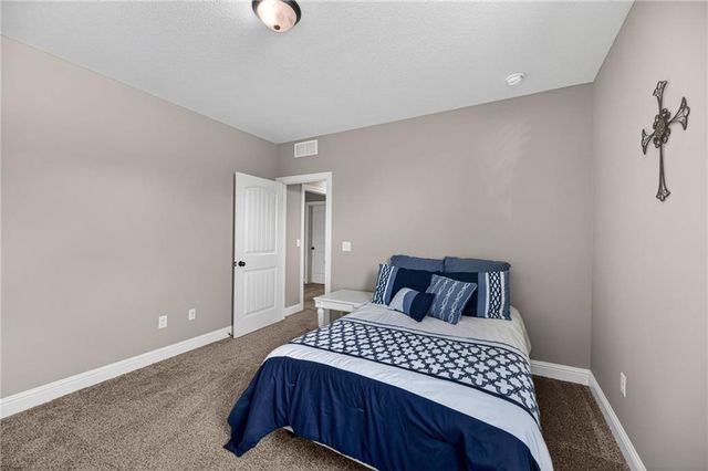 25250 W 141ST Terrace, Olathe, KS 66061