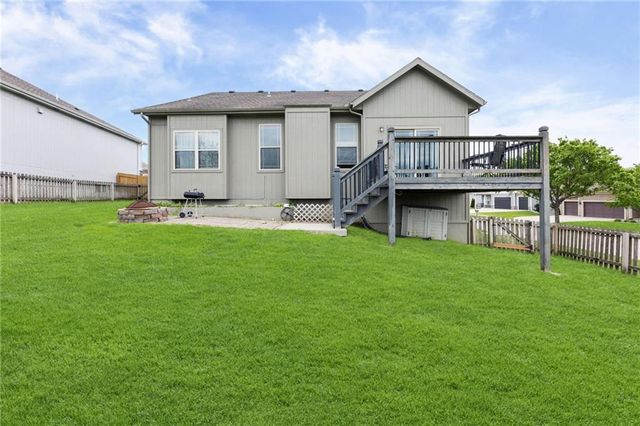 25250 W 141ST Terrace, Olathe, KS 66061