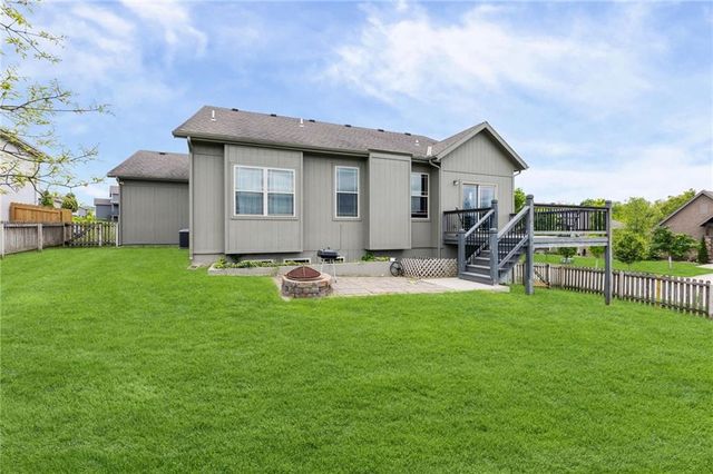 25250 W 141ST Terrace, Olathe, KS 66061