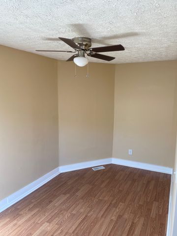 201 E McLean St, Manchester, TN 37355