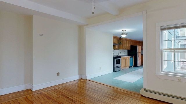 8 Crown Street, Worcester, MA 01609