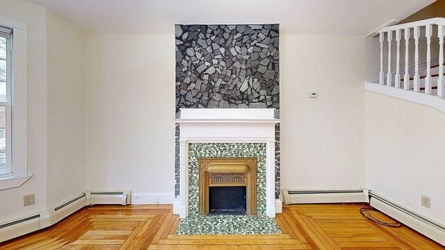 8 Crown Street, Worcester, MA 01609