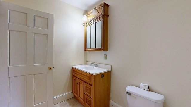 8 Crown Street, Worcester, MA 01609