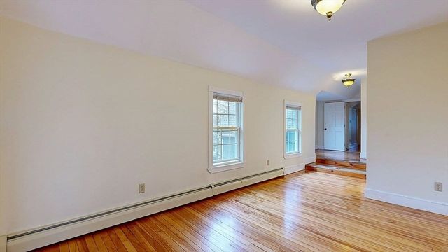 8 Crown Street, Worcester, MA 01609