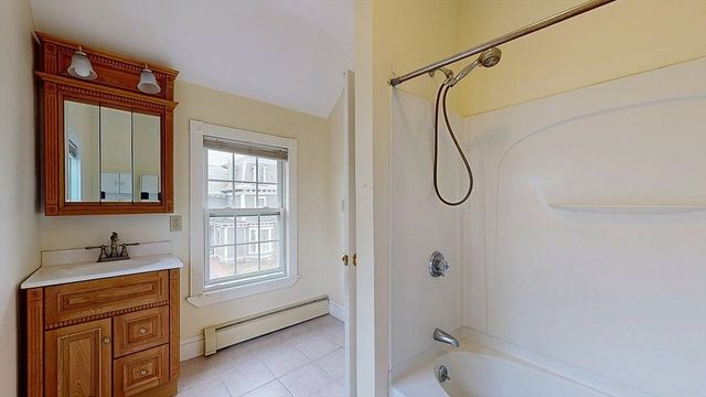 8 Crown Street, Worcester, MA 01609