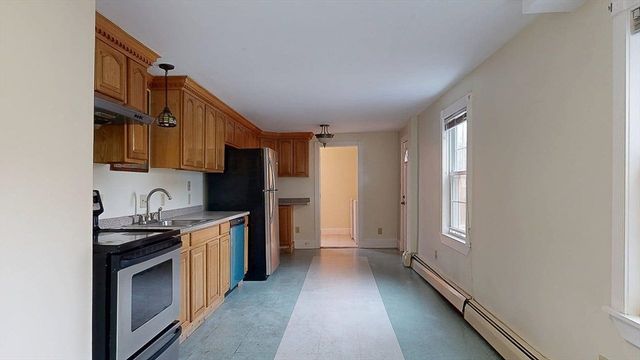 8 Crown Street, Worcester, MA 01609