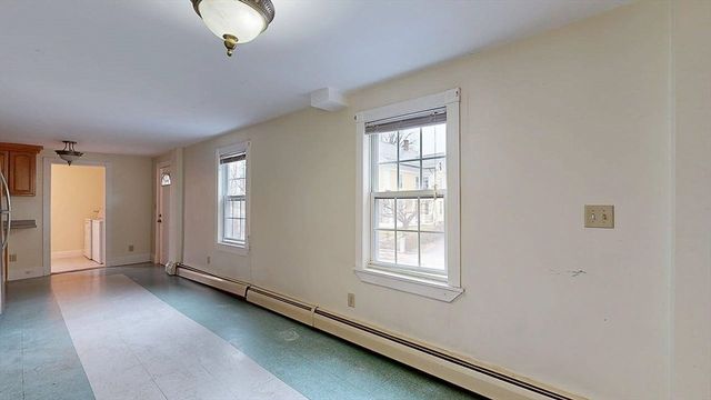 8 Crown Street, Worcester, MA 01609