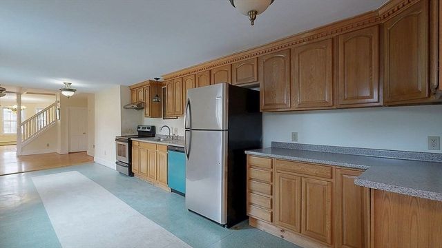 8 Crown Street, Worcester, MA 01609