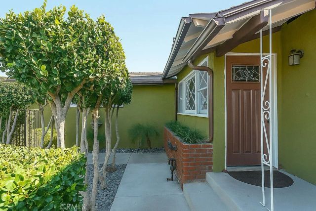 6012 Grand Avenue, Riverside, CA 92504