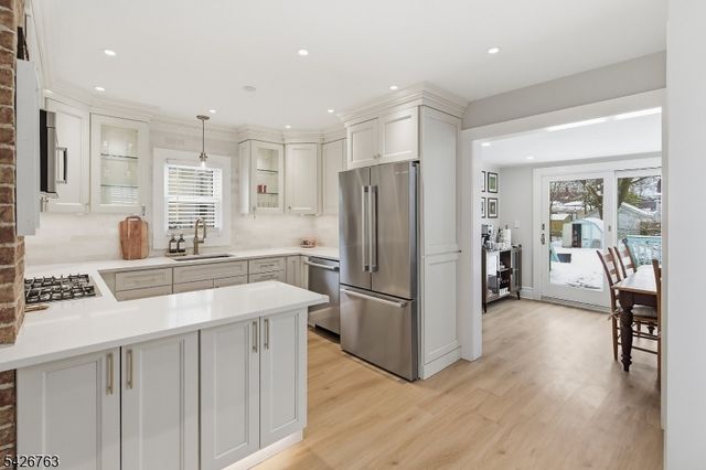 26 Maple Ave, Morris Plains Boro, NJ 07950