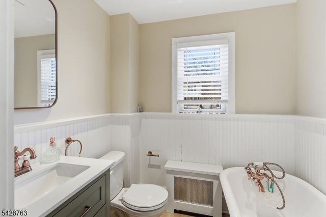 26 Maple Ave, Morris Plains Boro, NJ 07950