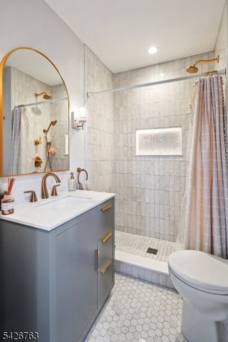 26 Maple Ave, Morris Plains Boro, NJ 07950