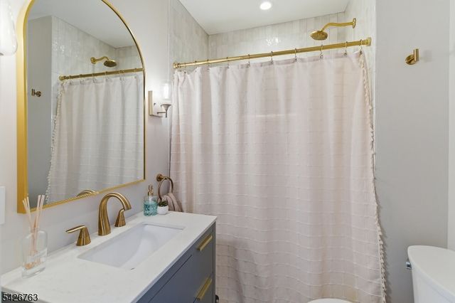 26 Maple Ave, Morris Plains Boro, NJ 07950