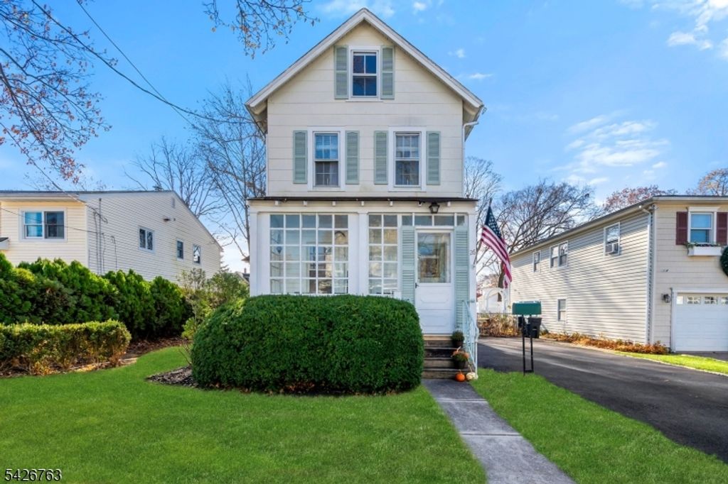 26 Maple Ave, Morris Plains Boro, NJ 07950