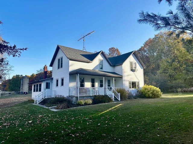 W1712 Deerborn Drive, Neshkoro, WI 54960