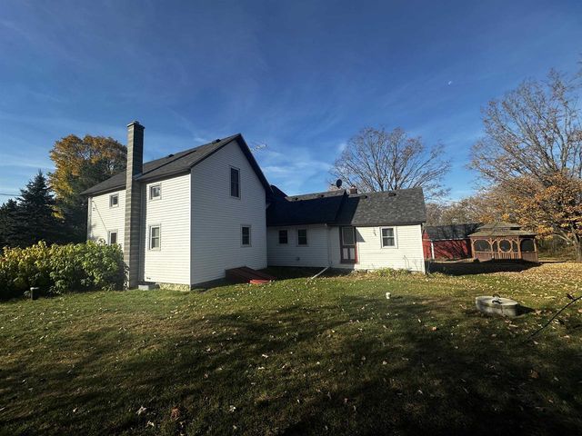 W1712 Deerborn Drive, Neshkoro, WI 54960