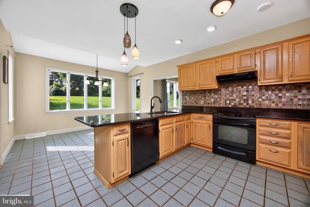 140 LLOYD RD, West Grove, PA 19390