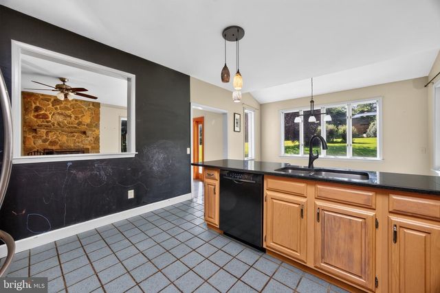 140 LLOYD RD, West Grove, PA 19390