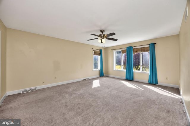 140 LLOYD RD, West Grove, PA 19390
