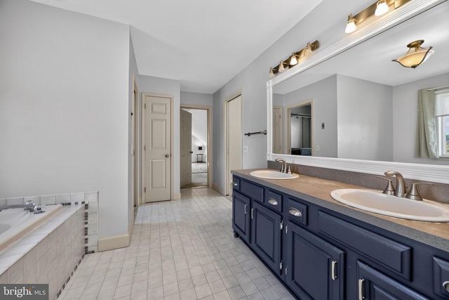 140 LLOYD RD, West Grove, PA 19390